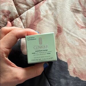 Clinique Moisture Surge Hydrator - Mint Green Box